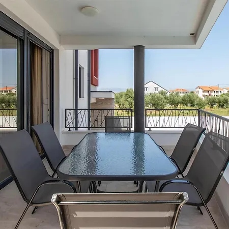 Apartament Beautiful Apartment In Vrsi With Wifi