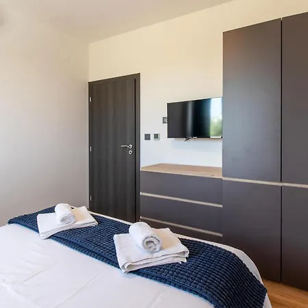 Apartament Beautiful Apartment In Vrsi With Wifi