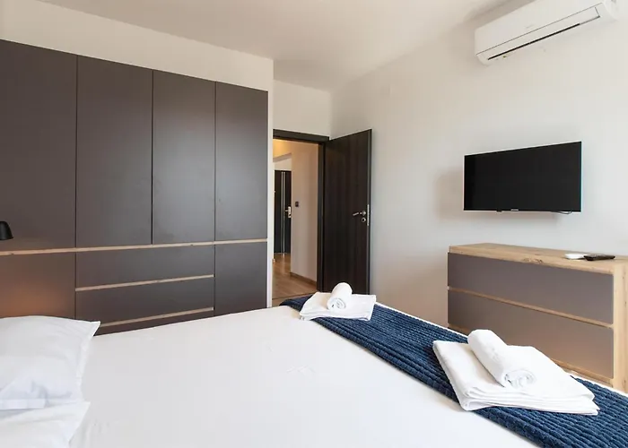 Beautiful Apartment In Vrsi With Wifi Apartament